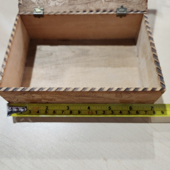 Ladies Pyrography Box - Picture 4 of 4